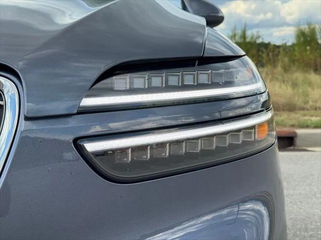 2027 Genesis GV70 2.5T Select