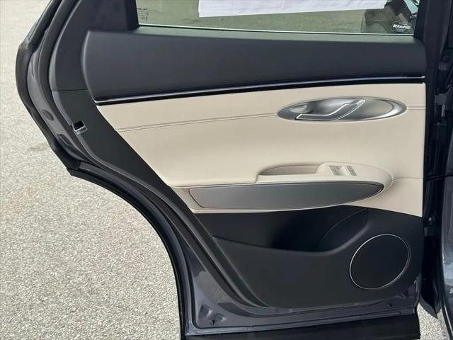 2027 Genesis GV70 2.5T Select