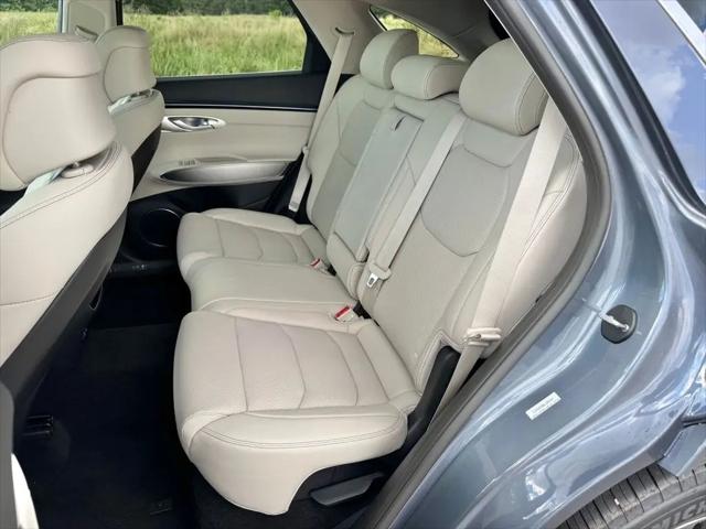 2027 Genesis GV70 2.5T Select