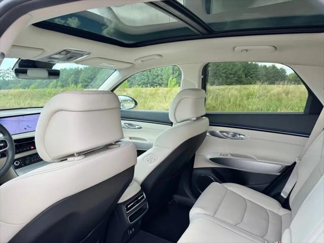 2027 Genesis GV70 2.5T Select