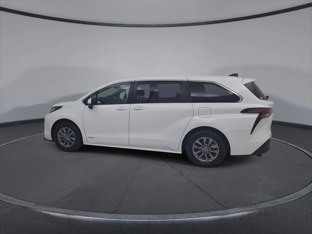 2021 Toyota Sienna LE