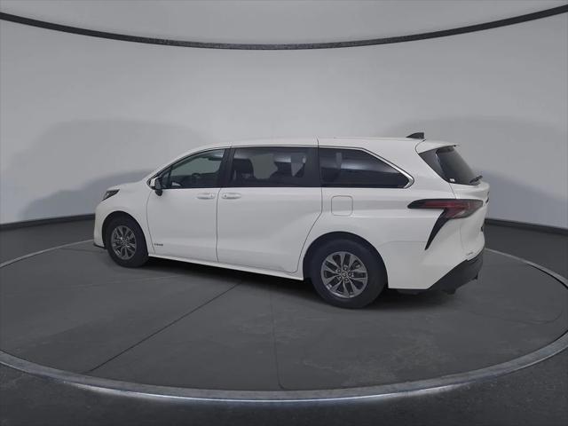 2021 Toyota Sienna LE