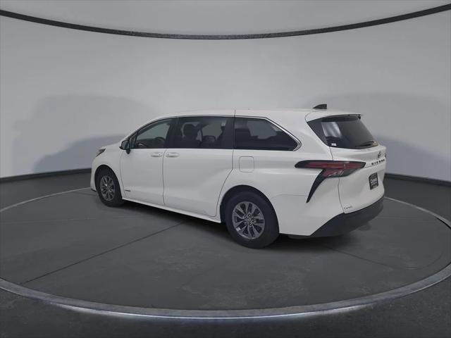 2021 Toyota Sienna LE
