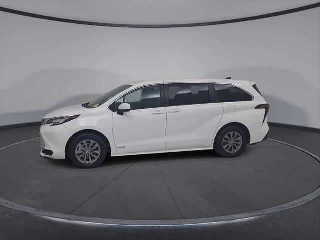 2021 Toyota Sienna LE