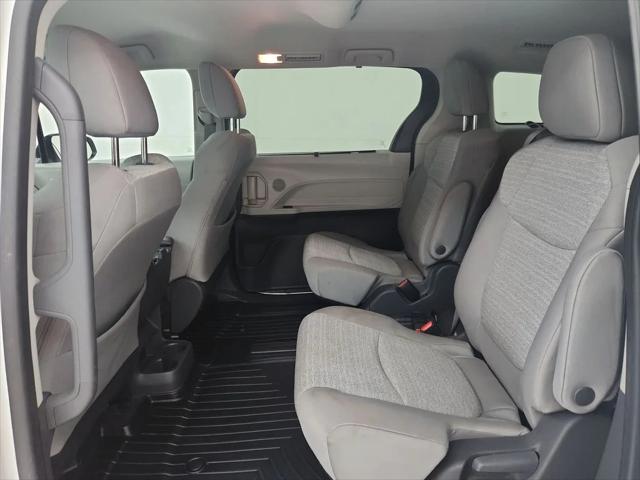 2021 Toyota Sienna LE