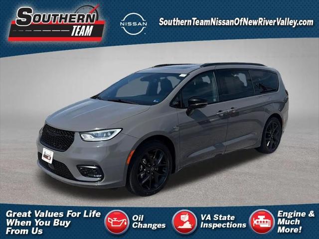2025 Chrysler Pacifica Limited for sale in Christiansburg, VA