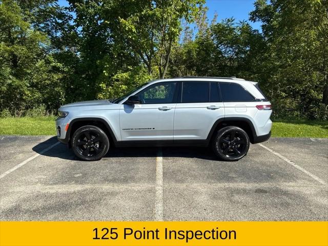 2023 Jeep Grand Cherokee Altitude 4x4 2023 Jeep Grand Cherokee Altitude 4x4