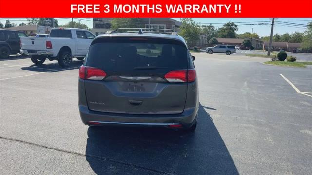 2017 Chrysler Pacifica Touring-L