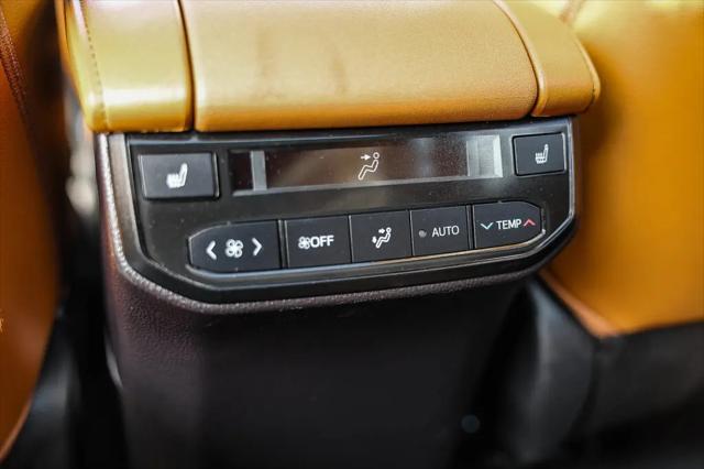 2023 Toyota Highlander Hybrid Platinum