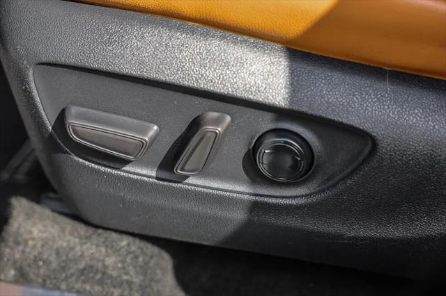 2023 Toyota Highlander Hybrid Platinum