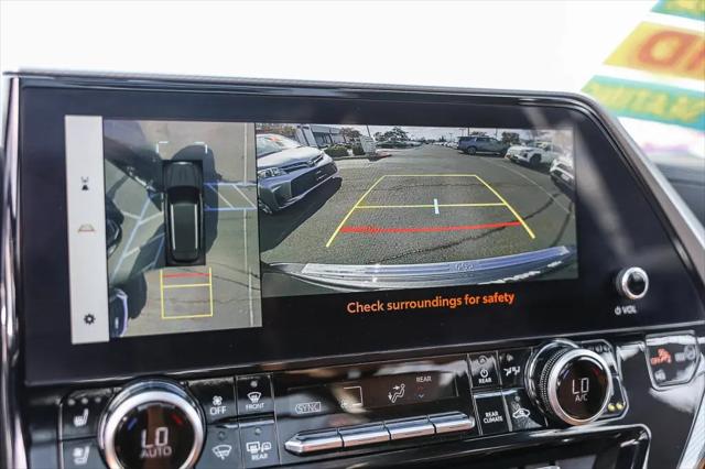 2023 Toyota Highlander Hybrid Platinum