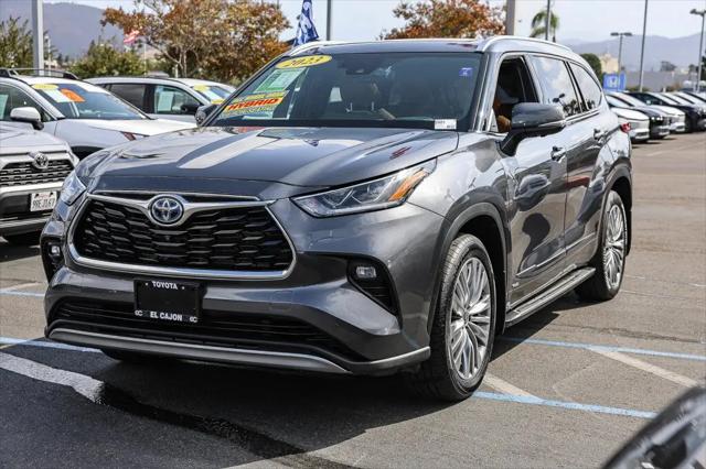 2023 Toyota Highlander Hybrid Platinum