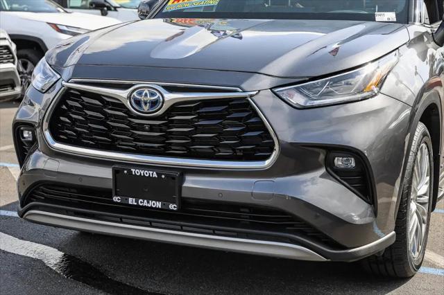2023 Toyota Highlander Hybrid Platinum