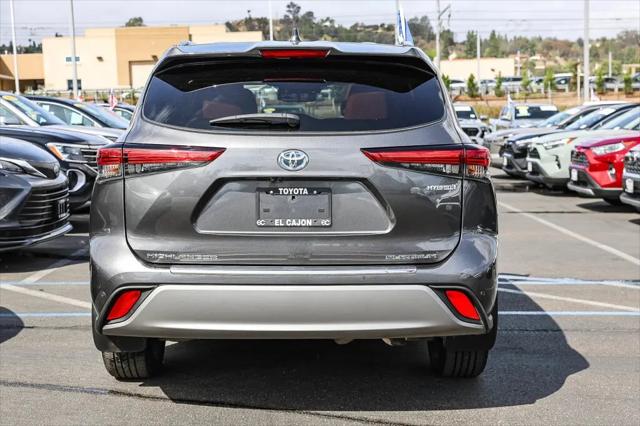 2023 Toyota Highlander Hybrid Platinum