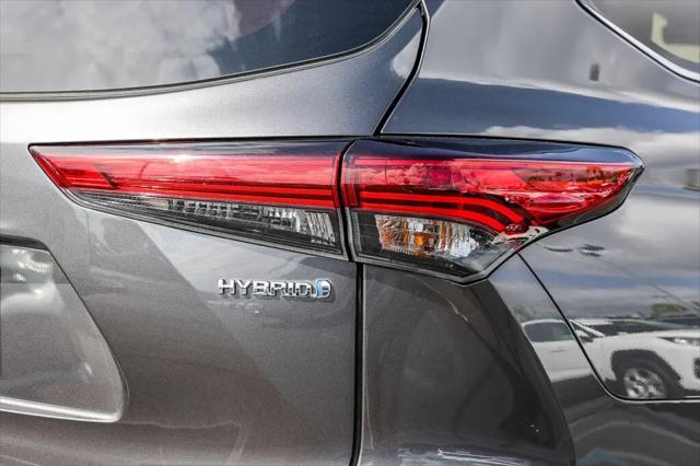 2023 Toyota Highlander Hybrid Platinum