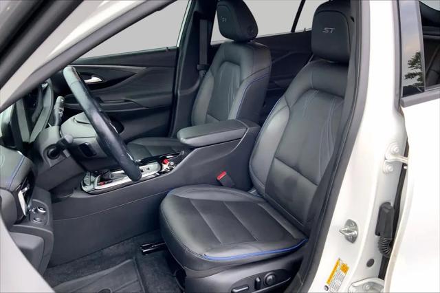 2024 Buick NV Sport Touring FWD