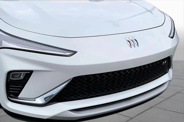 2024 Buick NV Sport Touring FWD
