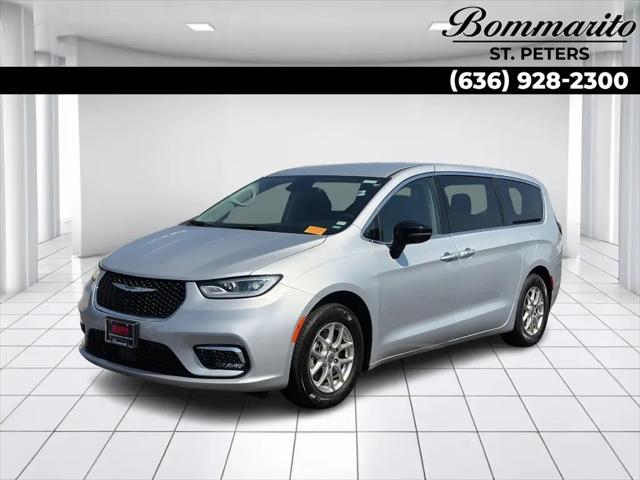 2024 Chrysler Pacifica Touring L for sale in St. Peters, MO