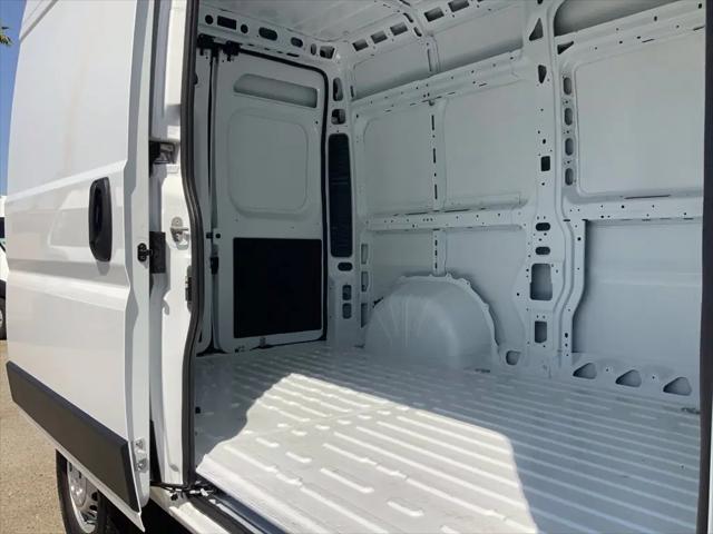 2027 Ram ProMaster Cargo Van Tradesman