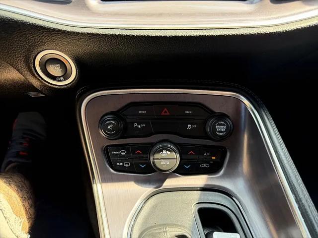 2016 Dodge Challenger SXT