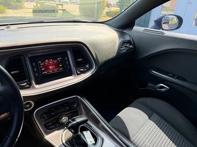 2016 Dodge Challenger SXT