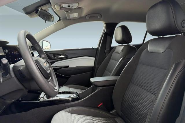 2024 Chevrolet Trax FWD LT