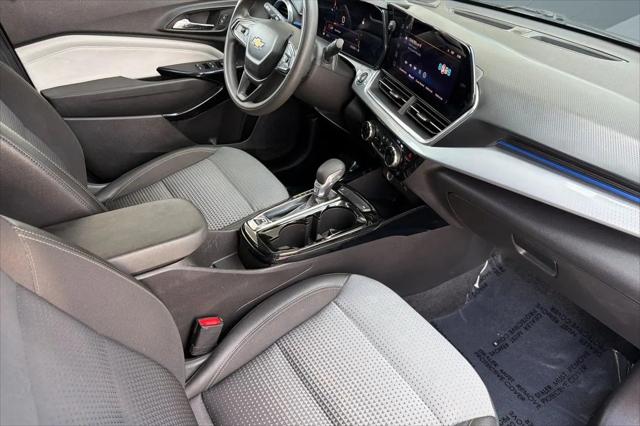 2024 Chevrolet Trax FWD LT