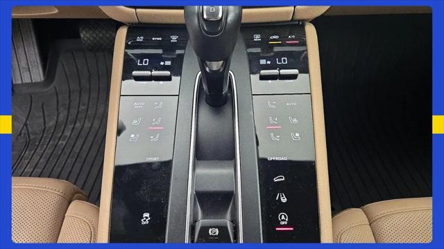 2023 Porsche Macan T