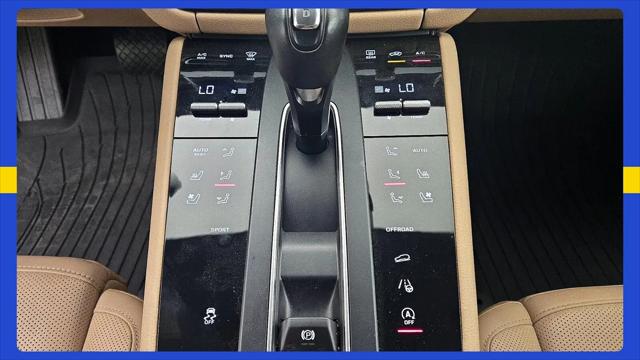 2023 Porsche Macan T
