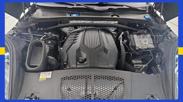 2023 Porsche Macan T