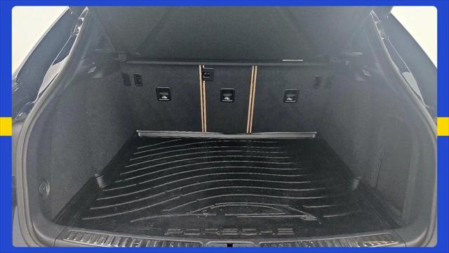 2023 Porsche Macan T