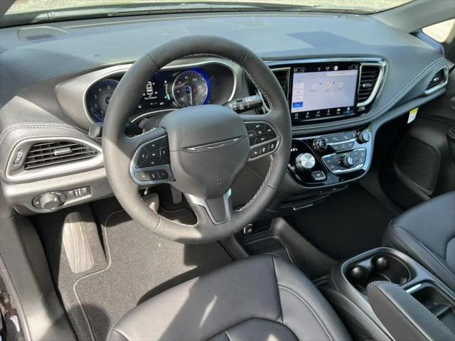 2027 Chrysler Pacifica Select AWD
