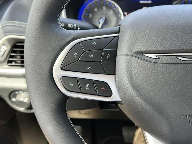 2027 Chrysler Pacifica Select AWD