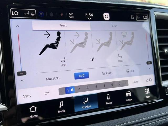 2027 Chrysler Pacifica Select AWD