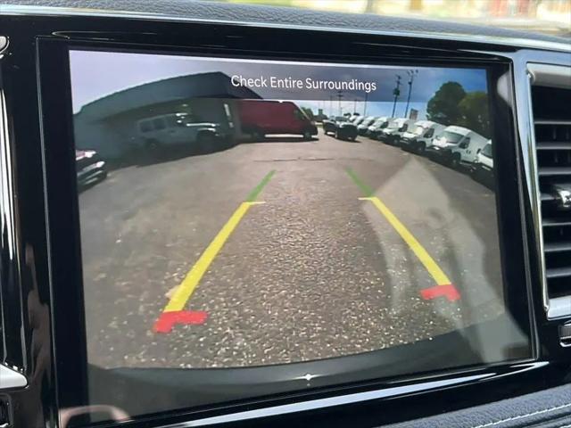 2027 Chrysler Pacifica Select AWD