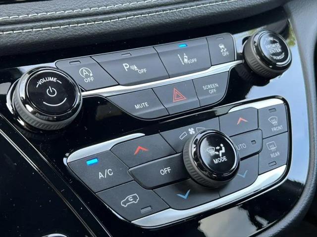 2027 Chrysler Pacifica Select AWD