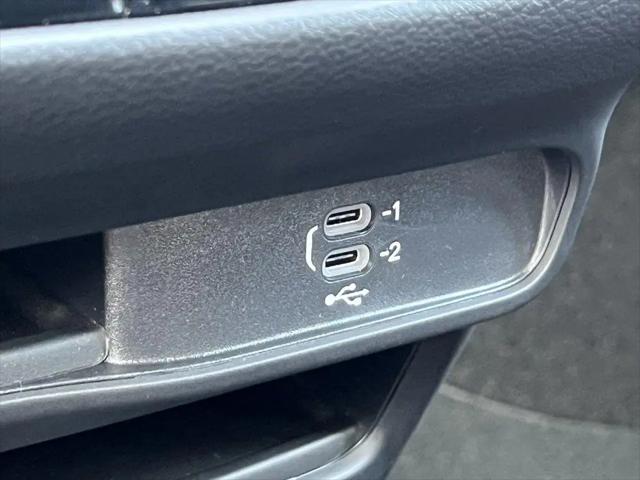 2027 Chrysler Pacifica Select AWD