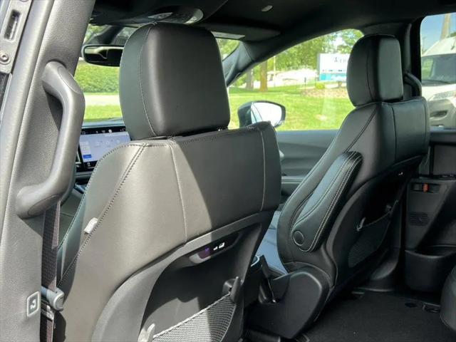 2027 Chrysler Pacifica Select AWD