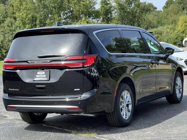 2027 Chrysler Pacifica Select AWD