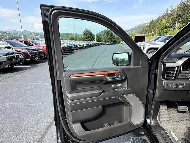 2023 GMC Sierra 1500 4WD Crew Cab Short Box Denali