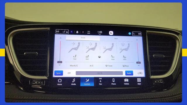 2023 Chrysler Pacifica Hybrid Pinnacle