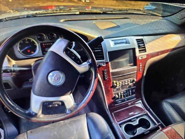 2011 Cadillac Escalade Luxury