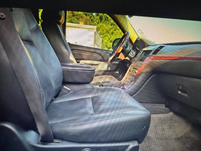 2011 Cadillac Escalade Luxury