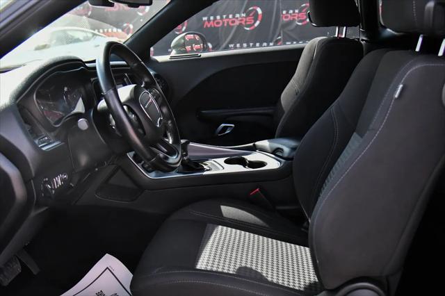 2022 Dodge Challenger SXT
