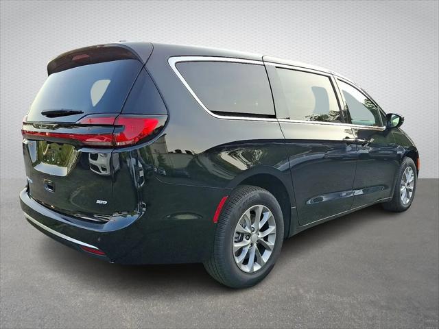2027 Chrysler Pacifica Select AWD