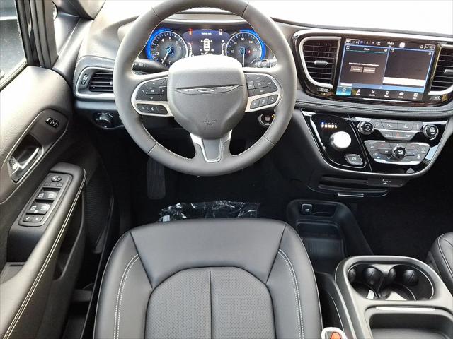 2027 Chrysler Pacifica Select AWD