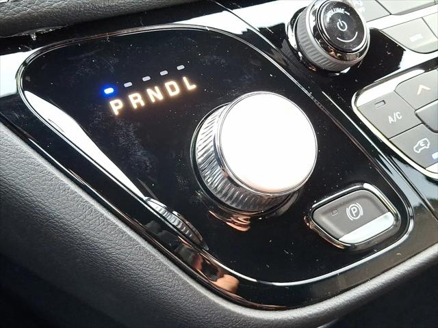 2027 Chrysler Pacifica Select AWD