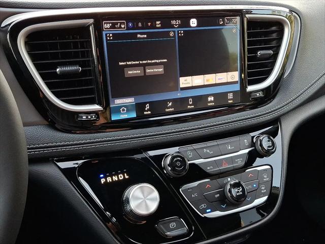 2027 Chrysler Pacifica Select AWD
