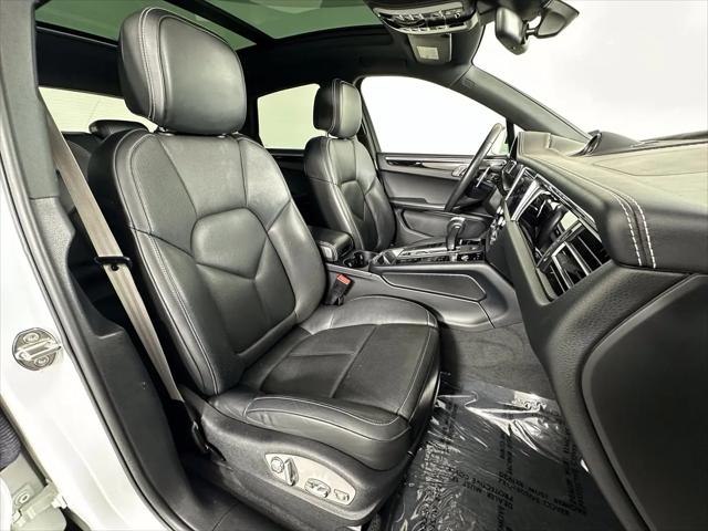 2022 Porsche Macan Macan