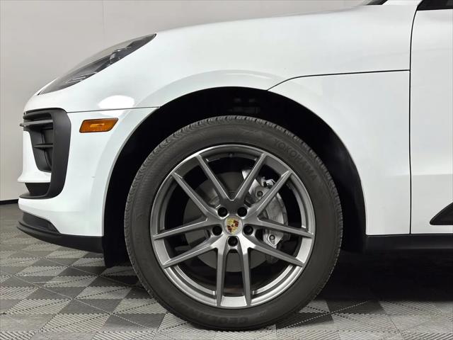 2022 Porsche Macan Macan
